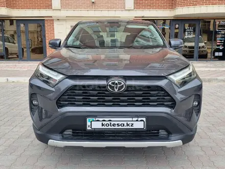 Toyota RAV4 2023 года за 15 300 000 тг. в Актау