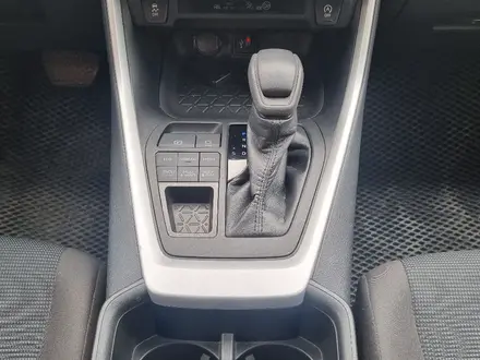Toyota RAV4 2023 года за 15 300 000 тг. в Актау – фото 6