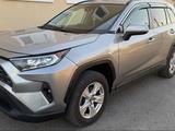 Toyota RAV4 2021 года за 14 000 000 тг. в Актау