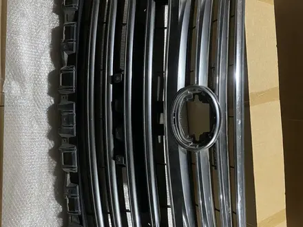 Решетка радиатора Lexus за 80 000 тг. в Алматы