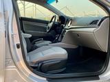 Hyundai Elantra 2017 года за 4 600 000 тг. в Актау – фото 2