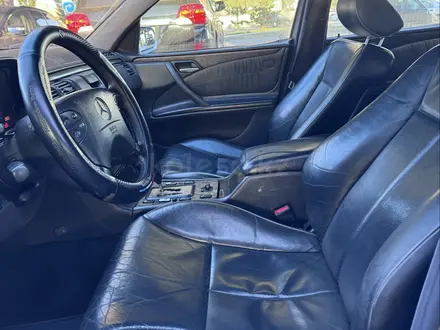 Mercedes-Benz E 320 2002 года за 3 600 000 тг. в Астана – фото 12