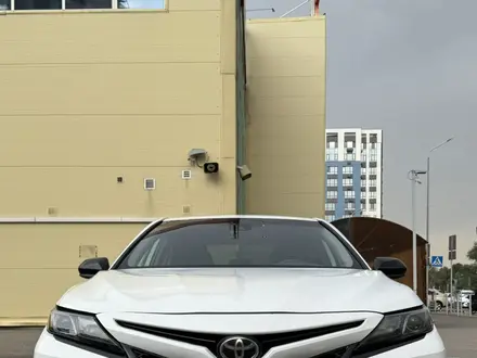 Toyota Camry 2021 года за 15 000 000 тг. в Алматы – фото 2