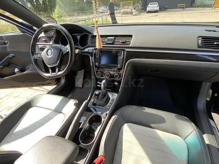 Volkswagen Passat 2018 года за 3 500 000 тг. в Уральск – фото 11