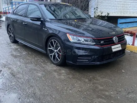 Volkswagen Passat 2018 года за 3 500 000 тг. в Уральск – фото 5