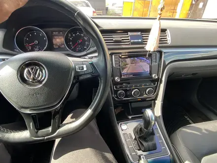 Volkswagen Passat 2018 года за 3 500 000 тг. в Уральск – фото 7