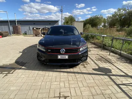 Volkswagen Passat 2018 года за 3 500 000 тг. в Уральск – фото 10