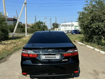 Toyota Camry 2018 года за 15 000 000 тг. в Уральск – фото 3