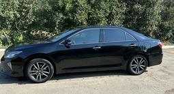 Toyota Camry 2018 годаүшін13 500 000 тг. в Уральск – фото 2