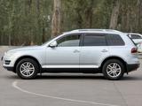 Volkswagen Touareg 2007 года за 6 900 000 тг. в Алматы – фото 5