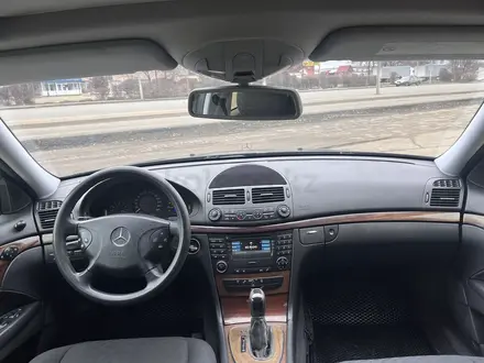 Mercedes-Benz E 240 2002 года за 4 450 000 тг. в Уральск – фото 8