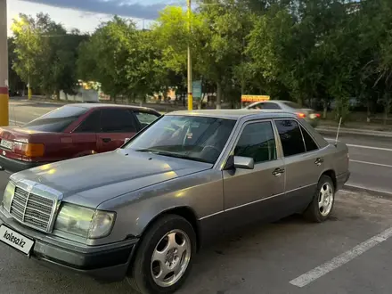 Mercedes-Benz E 220 1993 года за 1 200 000 тг. в Тараз