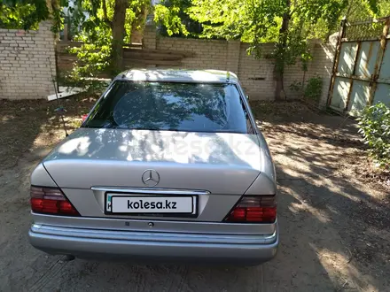 Mercedes-Benz E 200 1996 года за 4 000 000 тг. в Павлодар – фото 3
