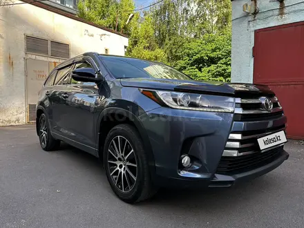 Toyota Highlander 2017 года за 19 200 000 тг. в Алматы – фото 2