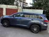 Toyota Highlander 2017 года за 19 200 000 тг. в Алматы – фото 5
