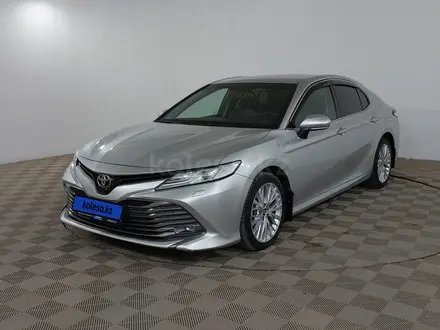 Toyota Camry 2018 года за 14 490 000 тг. в Шымкент