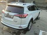 Toyota RAV4 2016 года за 13 250 000 тг. в Тараз – фото 2