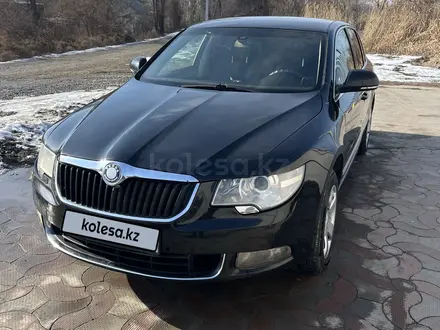Skoda Superb 2010 года за 2 300 000 тг. в Алматы