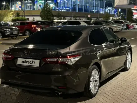 Toyota Camry 2019 года за 14 700 000 тг. в Астана – фото 8