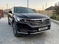 Volkswagen Touareg 2019 года за 36 000 000 тг. в Атырау