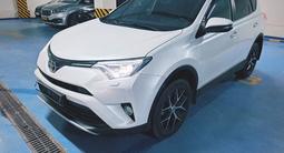 Toyota RAV4 2018 года за 12 200 000 тг. в Астана