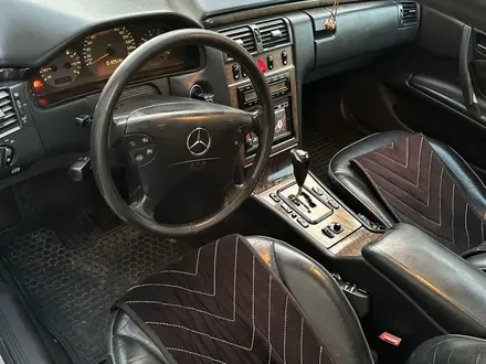 Mercedes-Benz E 320 2001 года за 5 300 000 тг. в Караганда – фото 17