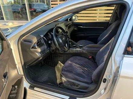 Toyota Camry Prestige 2023 года за 13 550 000 тг. в Астана – фото 12