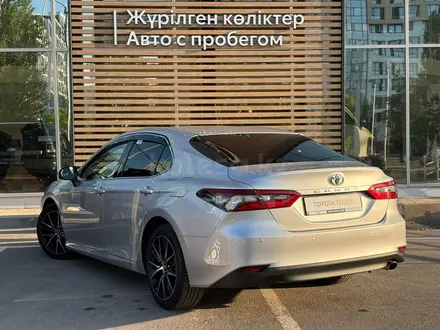 Toyota Camry Prestige 2023 года за 13 550 000 тг. в Астана – фото 2