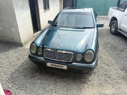 Mercedes-Benz E 230 1998 года за 2 000 000 тг. в Байсерке