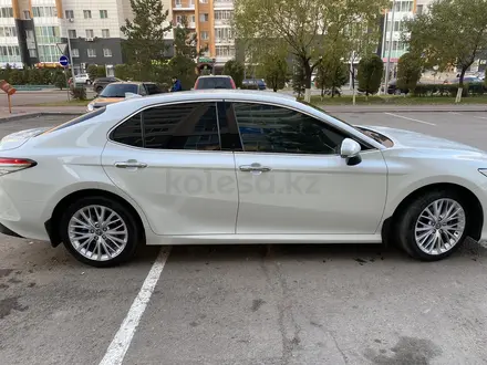 Toyota Camry 2019 года за 14 100 000 тг. в Алматы – фото 5