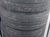 Шины Bridgestone 215/60, R 17 за 11 000 тг. в Астана