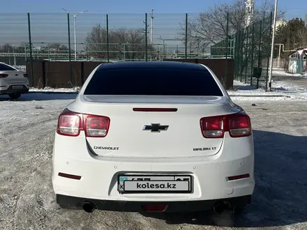 Chevrolet Malibu 2013 года за 6 000 000 тг. в Есик – фото 4