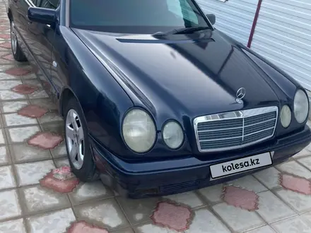 Mercedes-Benz E 200 1996 года за 2 200 000 тг. в Сатпаев – фото 2