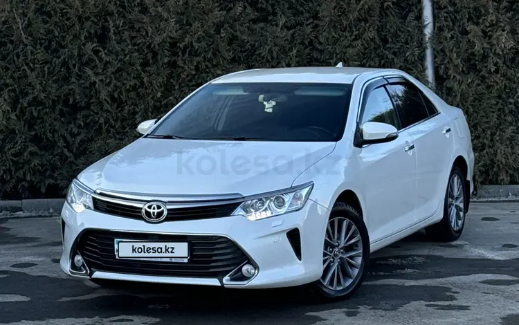 Toyota Camry 2017 года за 12 900 000 тг. в Актобе