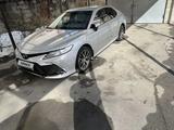 Toyota Camry 2021 годаүшін17 700 000 тг. в Семей – фото 2