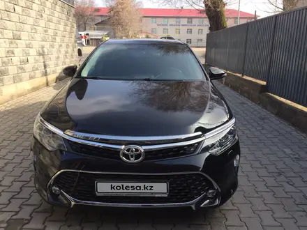 Toyota Camry 2017 года за 17 850 000 тг. в Алматы – фото 3