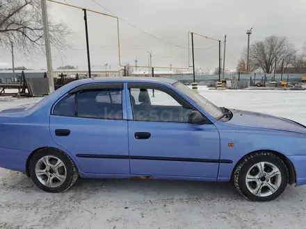 Hyundai Accent 2005 года за 2 300 000 тг. в Актобе – фото 3