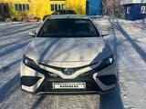 Toyota Camry 2021 года за 12 200 000 тг. в Аксай – фото 2