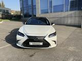 Lexus ES 250 2019 года за 26 500 000 тг. в Алматы – фото 3