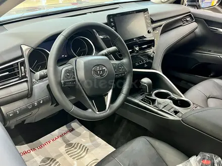 Toyota Camry Luxe 2023 года за 21 500 000 тг. в Караганда – фото 6