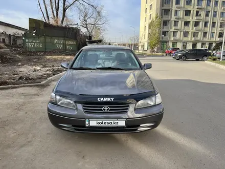 Toyota Camry 1997 года за 3 400 000 тг. в Алматы – фото 2