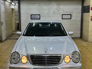 Mercedes-Benz E 320