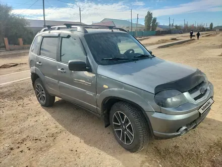 Chevrolet Niva 2015 года за 2 600 000 тг. в Актобе – фото 2