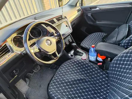 Volkswagen Tiguan 2018 года за 13 000 000 тг. в Атырау – фото 10