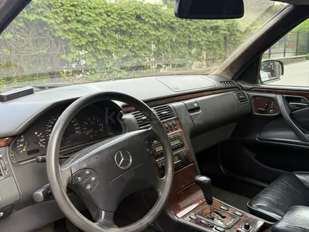 Mercedes-Benz E 320 2001 года за 4 700 000 тг. в Алматы – фото 6