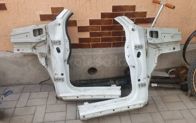 Порог со стойкой за 10 000 тг. в Алматы