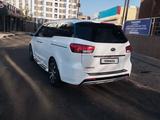 Kia Carnival 2017 года за 10 900 000 тг. в Алматы – фото 3