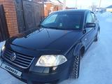 Volkswagen Passat 2002 года за 3 500 000 тг. в Актобе – фото 2