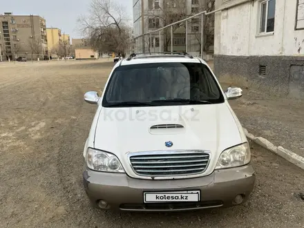 Kia Carnival 2002 года за 2 000 000 тг. в Байконыр – фото 3