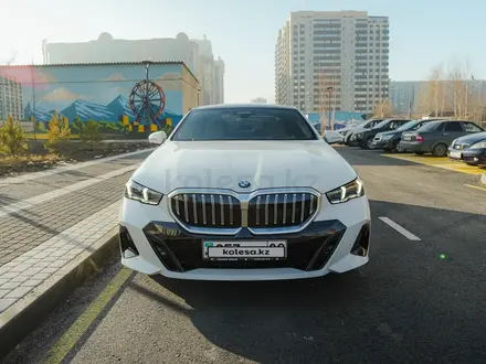 BMW 530 2025 года за 44 000 000 тг. в Алматы – фото 4